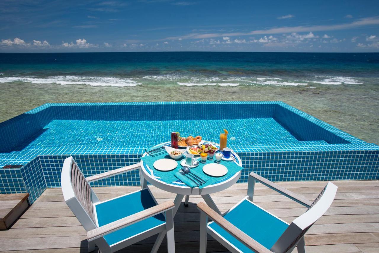 Kandima Maldives Kudahuvadhoo 외부 사진 A pool at a resort in Maldives