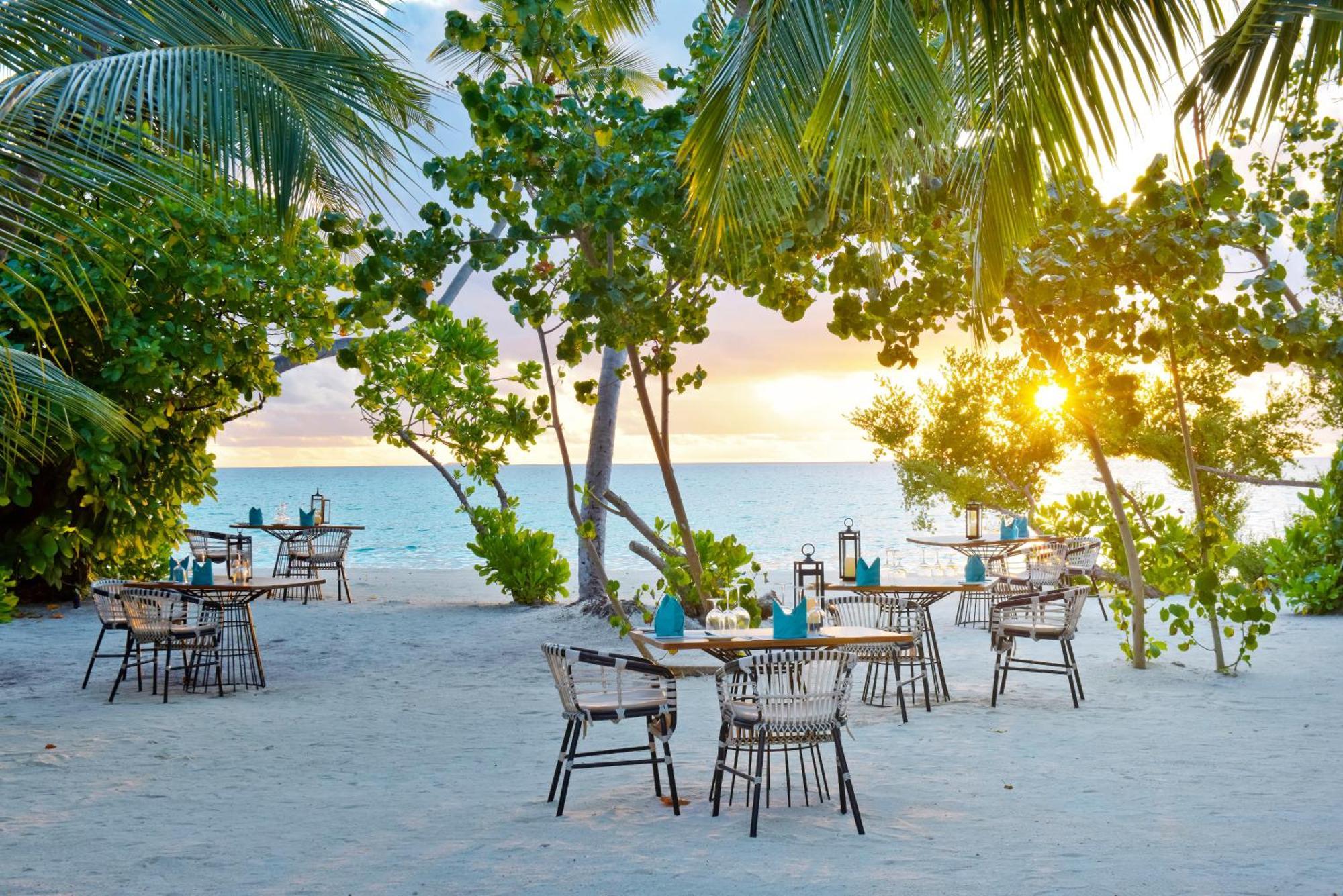 Kandima Maldives Kudahuvadhoo 외부 사진 Sunset at the beach