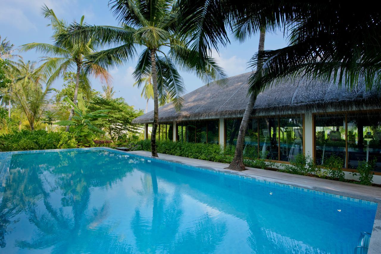 Kandima Maldives Kudahuvadhoo 외부 사진 The swimming pool at the resort